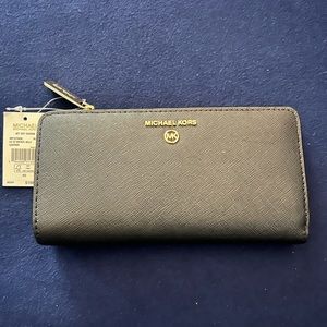 Michael Kors Jet Set Charm Wallet
